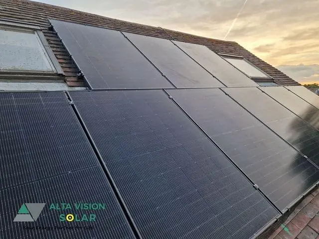 Solar PV project by Alta Vision Solar: 5kW System in Wickford